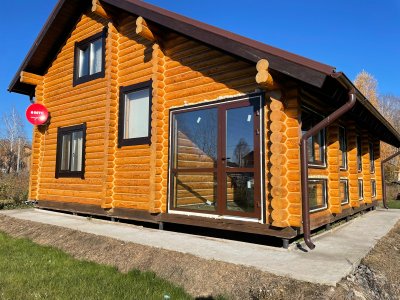 Большой дом из бревна